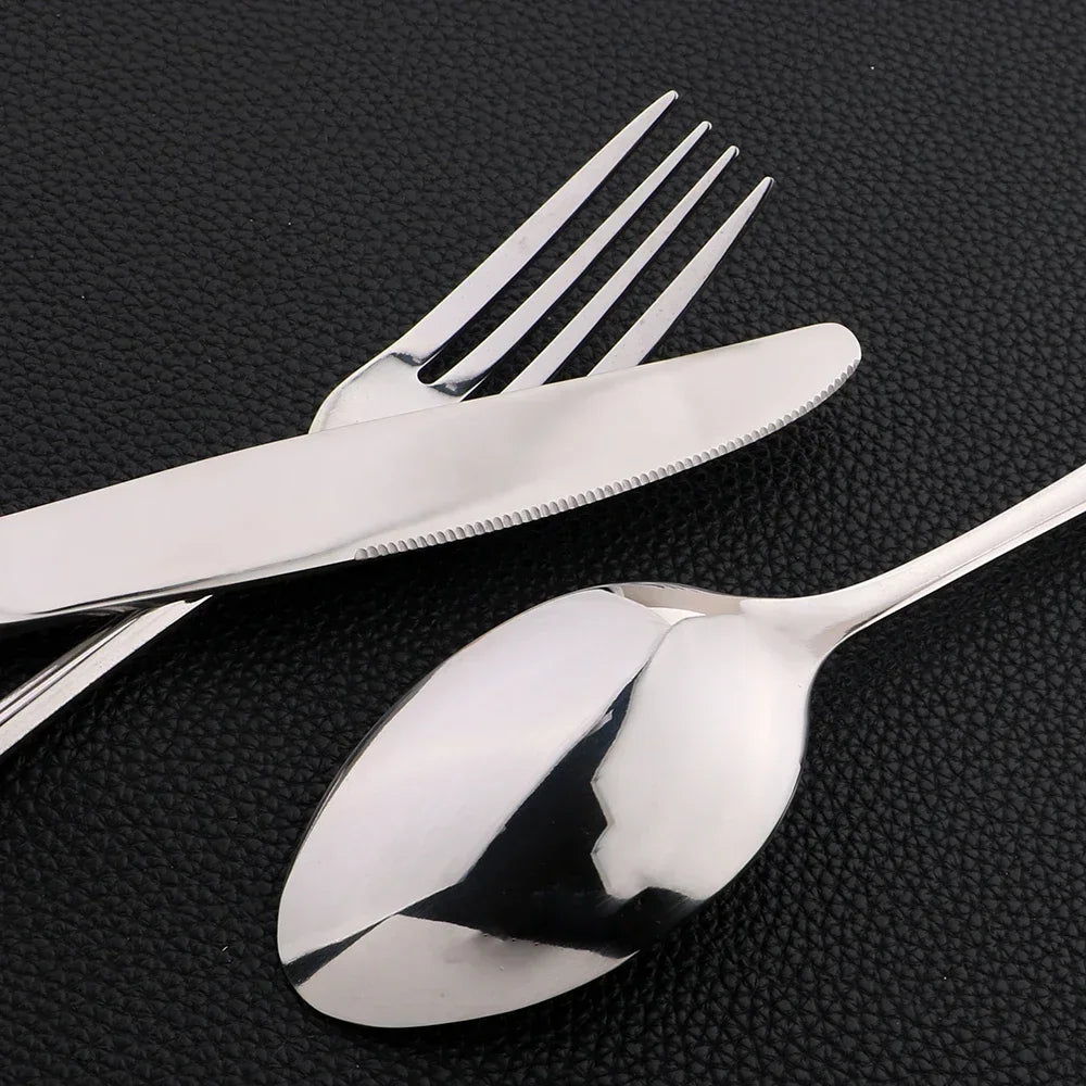 Aureo Vittoria™ — Textured Flatware Collection