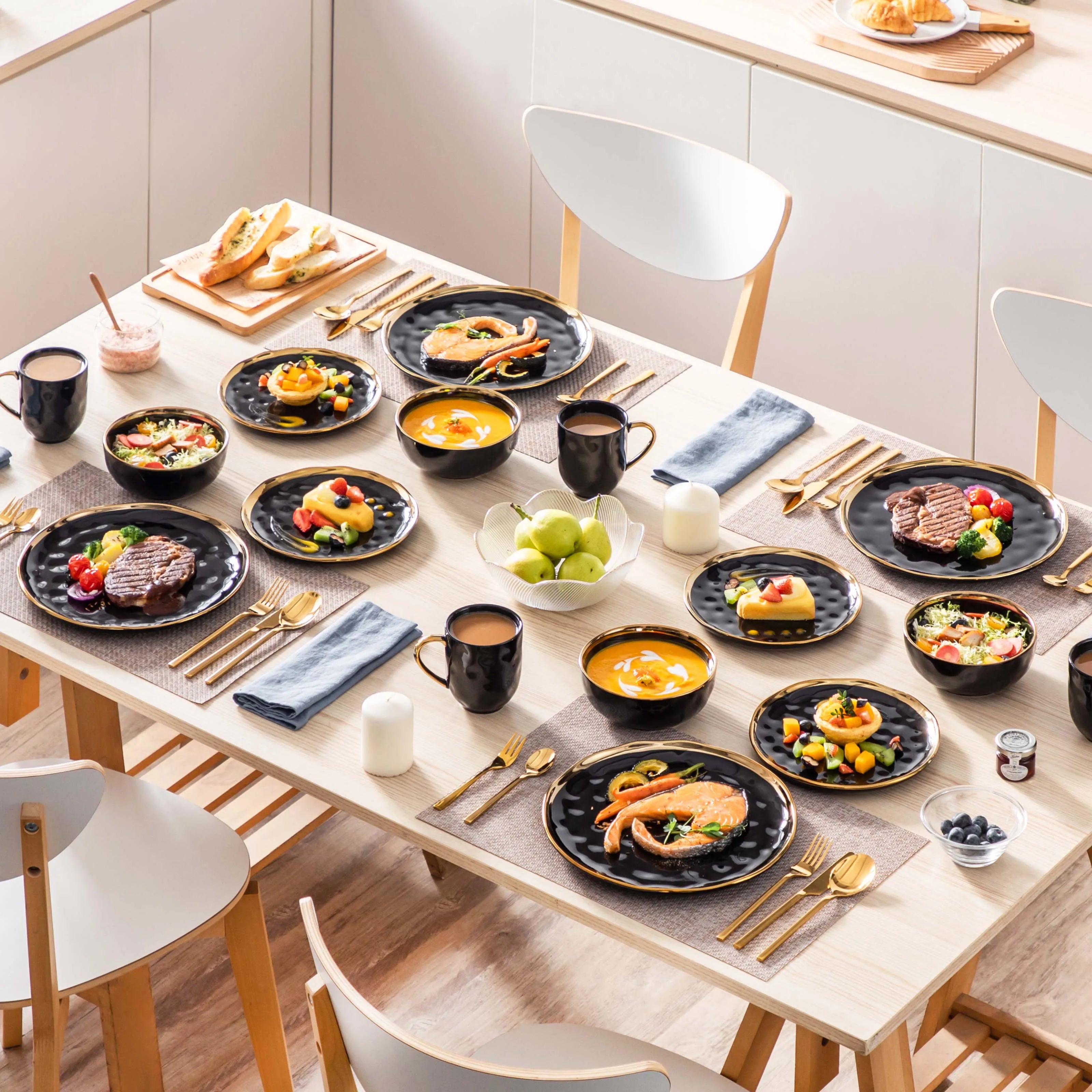 Aureo Vittoria™ — Classic Black Dinnerware Collection