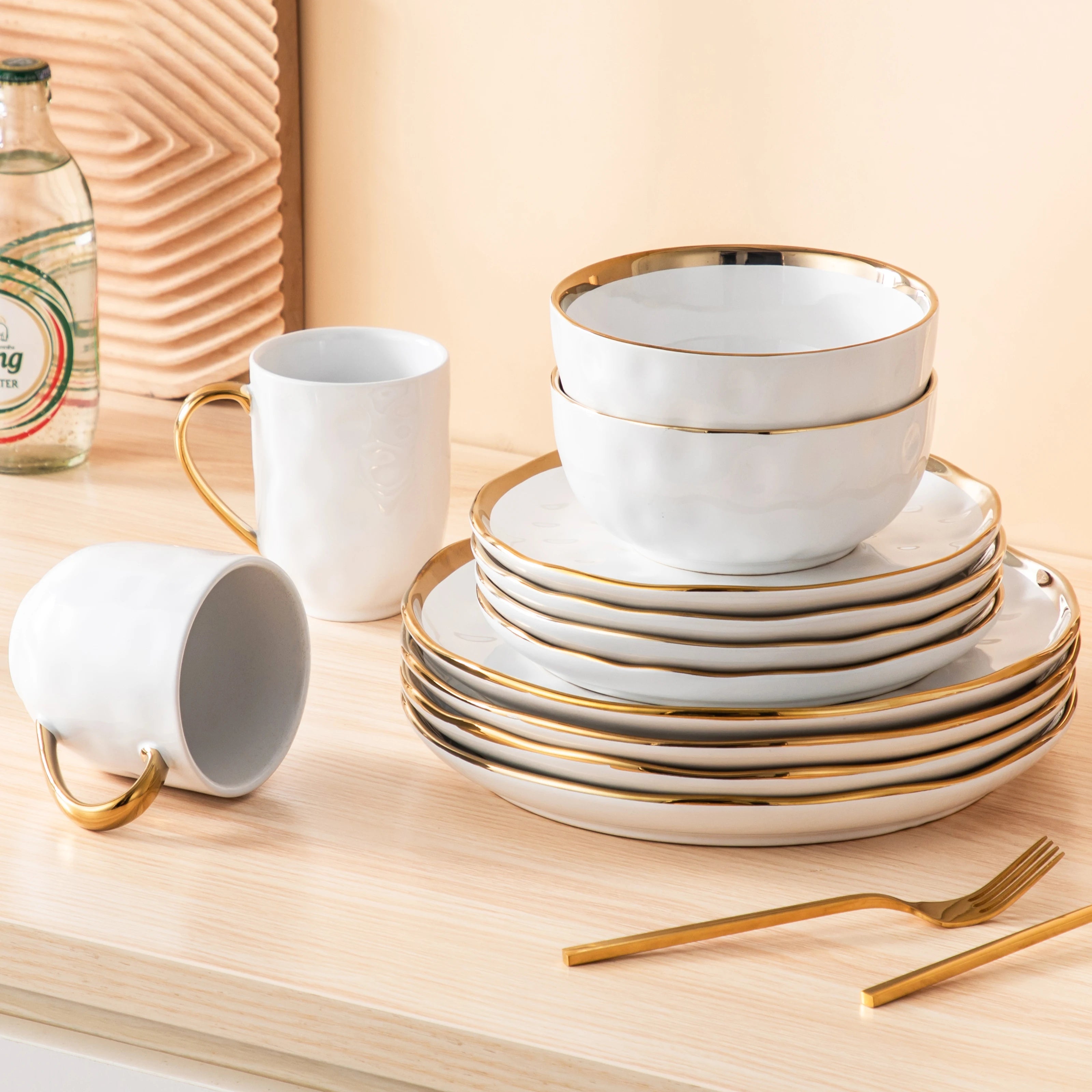 Aureo Vittoria™ — Classic Dinnerware Collection
